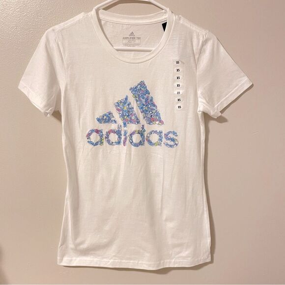 NWT Adidas Amplifier Tee | Sneaker Print | Sz XS - Picture 1 of 4